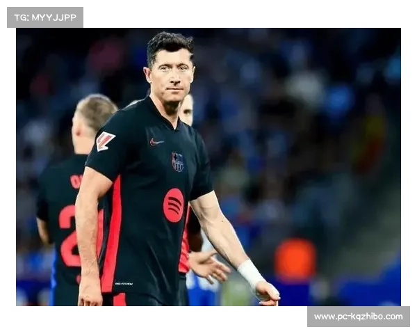 巴萨前锋莱万年龄成隐患，俱乐部寻找接班人提上日程